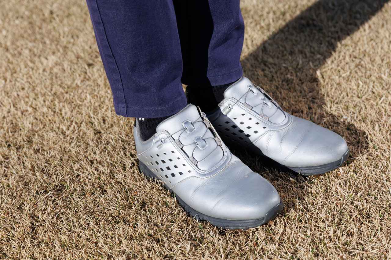 画像: スタイルに遊び心を加えてくれるシルバーのBOAタイプ