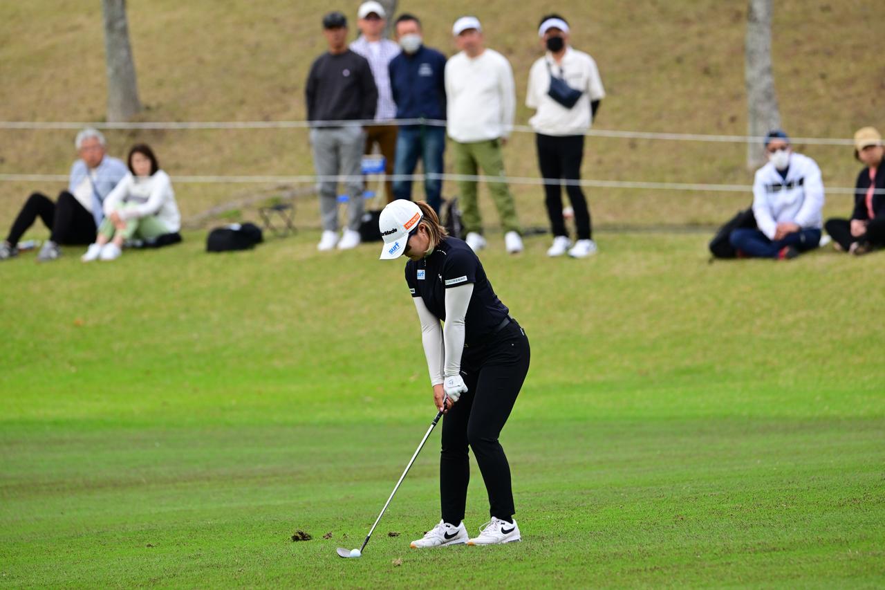 画像 : 1番目の画像 - 【連続写真16枚】高橋彩華のウェッジショット斜め正面（撮影／有原裕晶） - みんなのゴルフダイジェスト