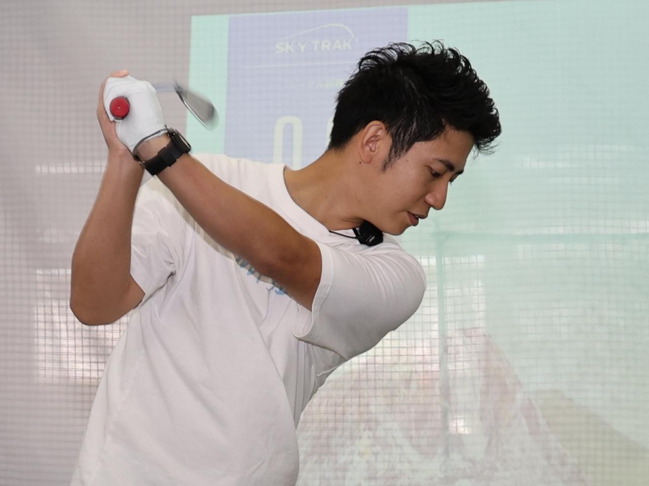 画像: トップでは止まる？ 止まらない？ ビギナーが知っておきたいスウィング中の“間”の話 - みんなのゴルフダイジェスト