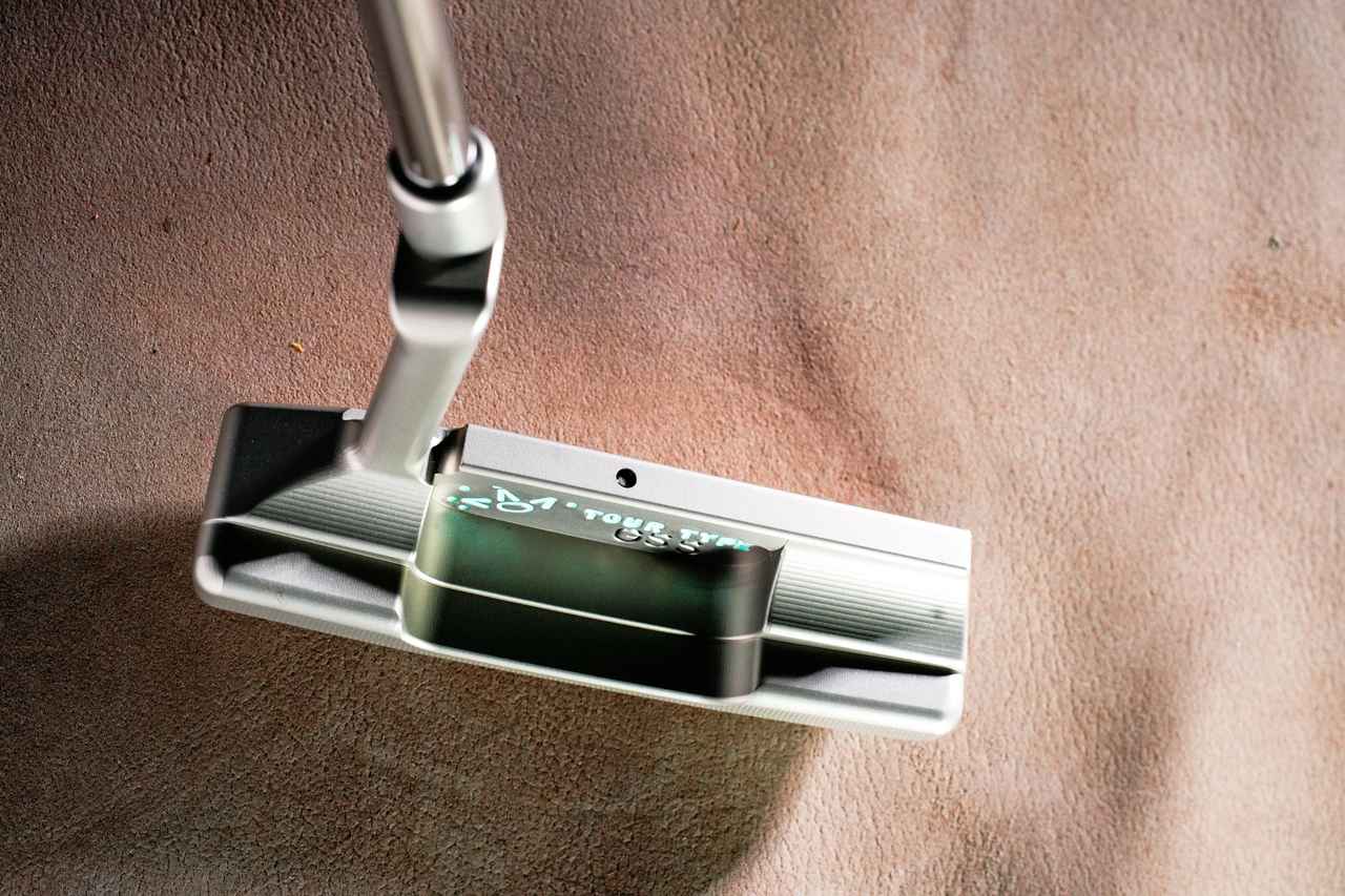 画像: キャメロン「Timeless」の誘惑！ ハンドスタンプが刻む一本一本異なる表情と銀×青の美学【キャメロンマニア宣言】 - みんなのゴルフダイジェスト