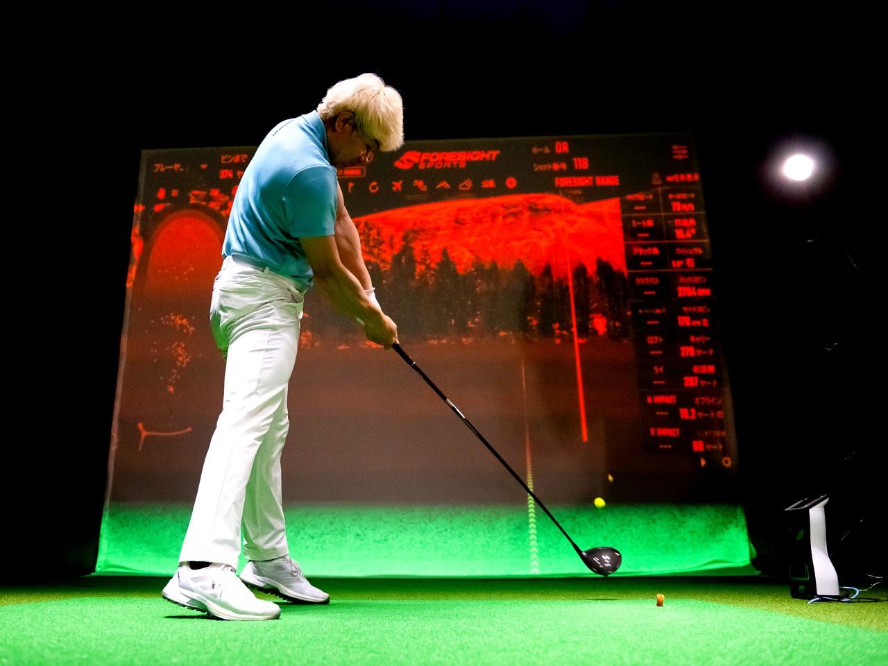 画像: お薦めの置き方でティーアップ、そのままE・R・C クロス・トラックを打つ。320ヤードを記録