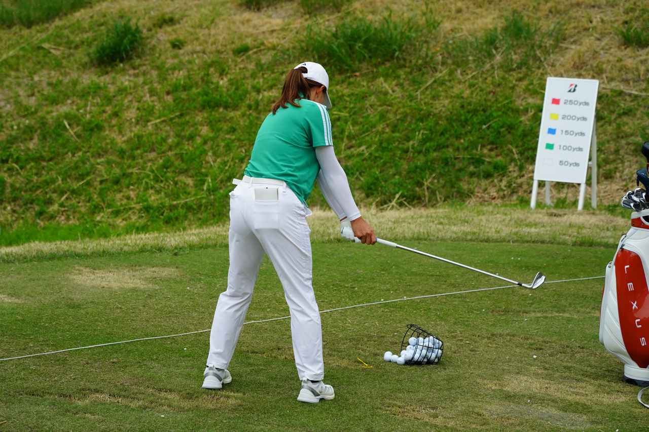 画像 : 2番目の画像 - 【写真8枚】渋野日向子が練習する様子 - みんなのゴルフダイジェスト