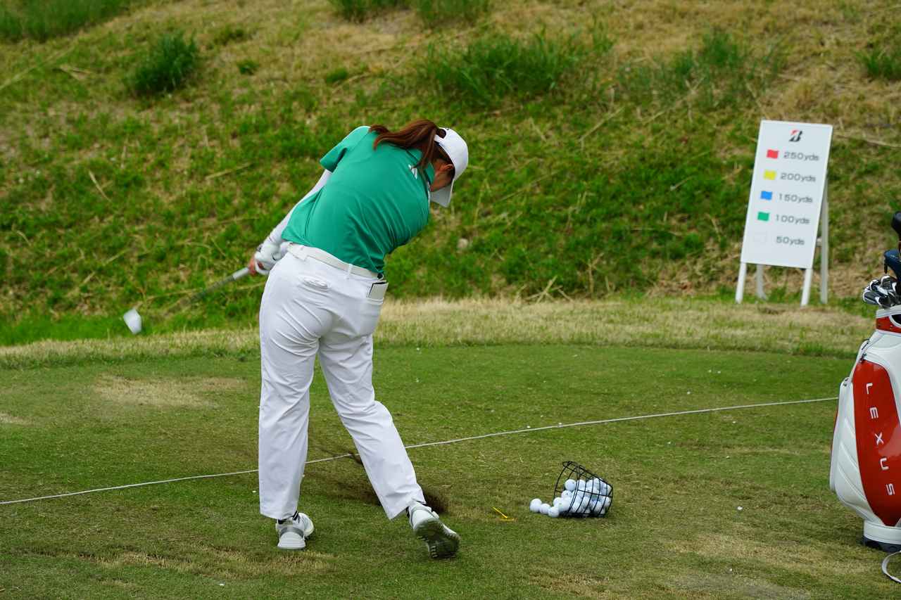 画像 : 5番目の画像 - 【写真8枚】渋野日向子が練習する様子 - みんなのゴルフダイジェスト