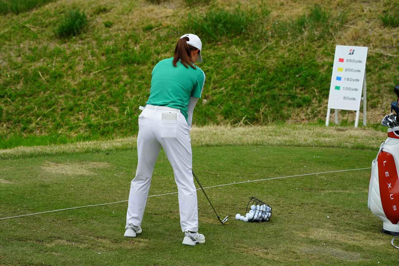 画像 : 1番目の画像 - 【写真8枚】渋野日向子が練習する様子 - みんなのゴルフダイジェスト