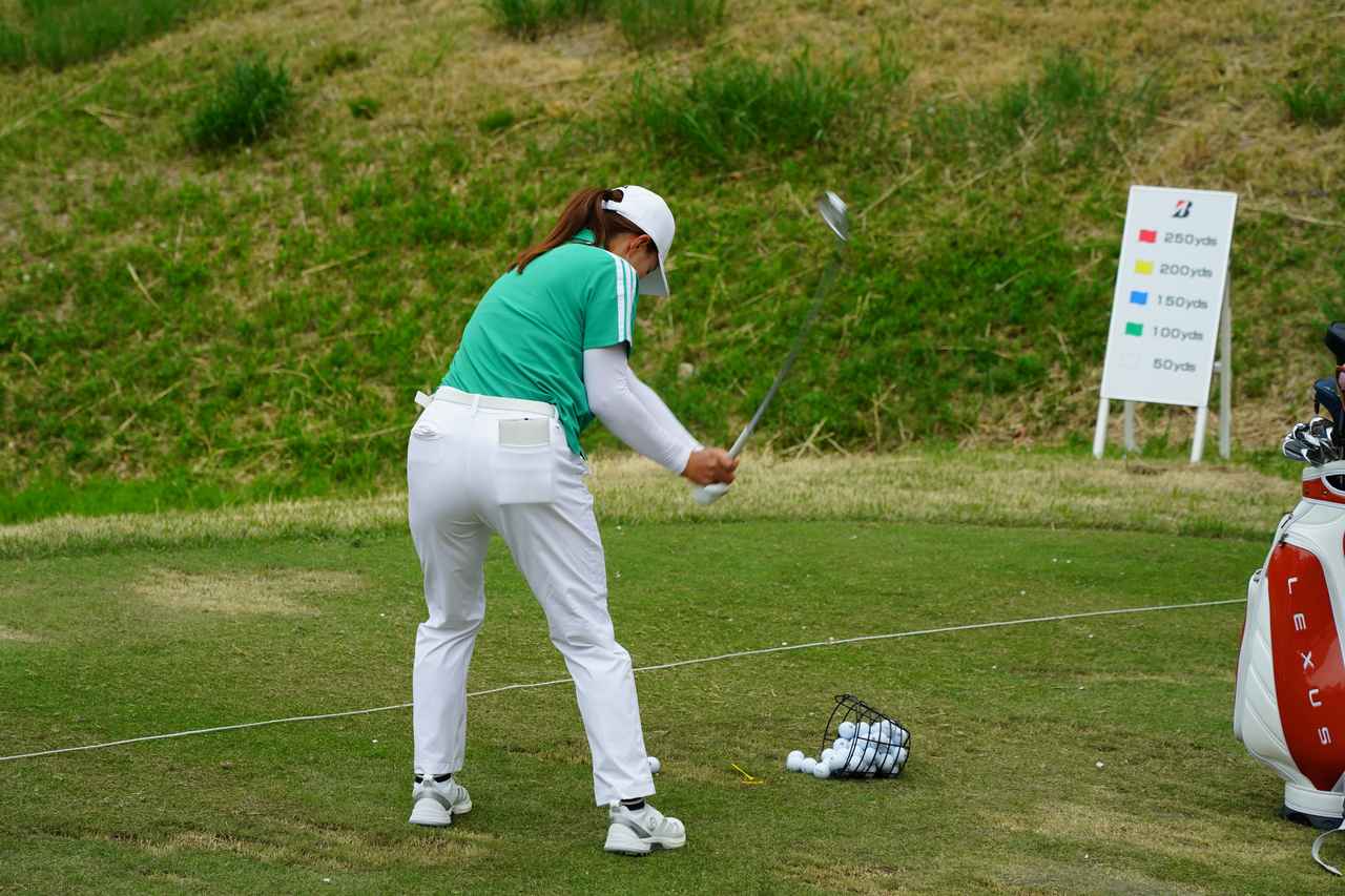 画像 : 3番目の画像 - 【写真8枚】渋野日向子が練習する様子 - みんなのゴルフダイジェスト