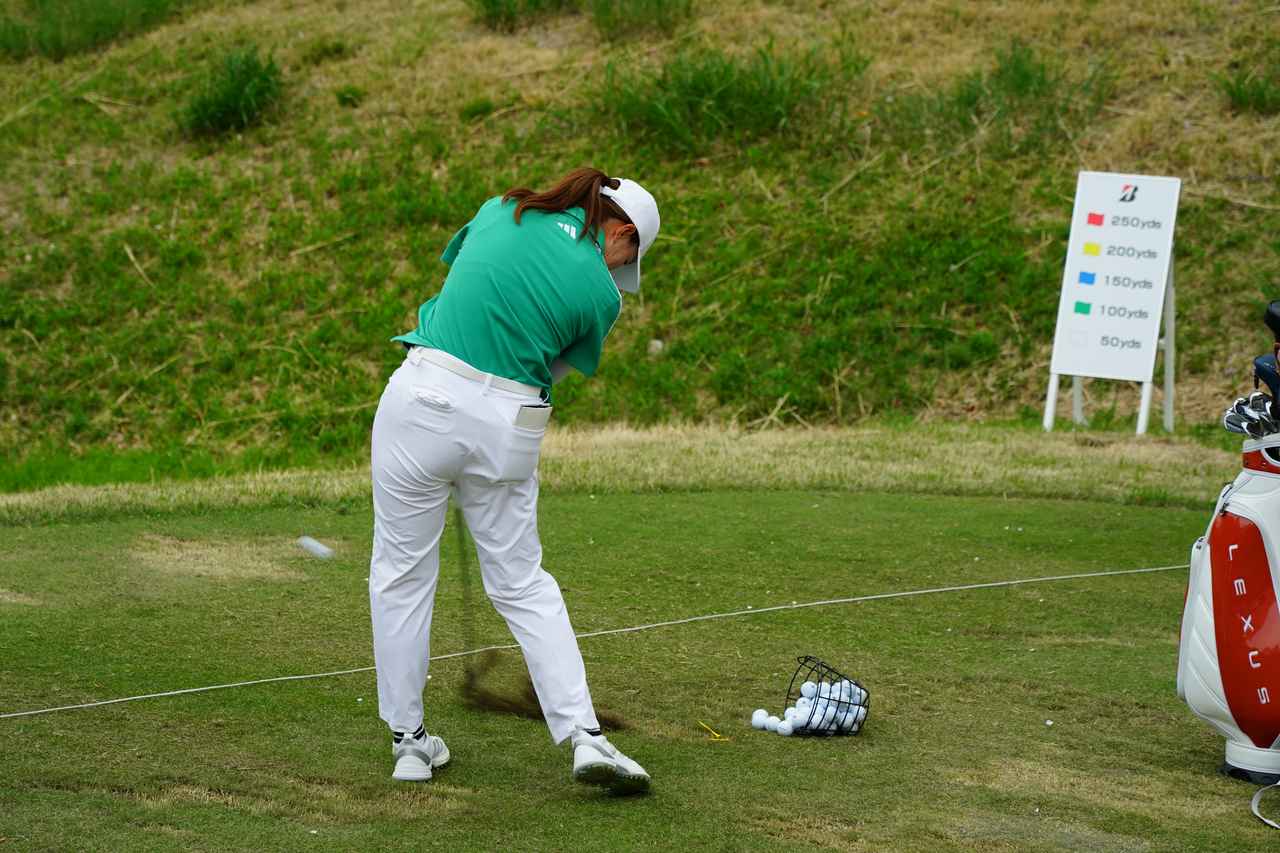 画像 : 4番目の画像 - 【写真8枚】渋野日向子が練習する様子 - みんなのゴルフダイジェスト
