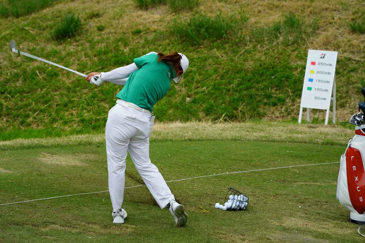 画像 : 6番目の画像 - 【写真8枚】渋野日向子が練習する様子 - みんなのゴルフダイジェスト