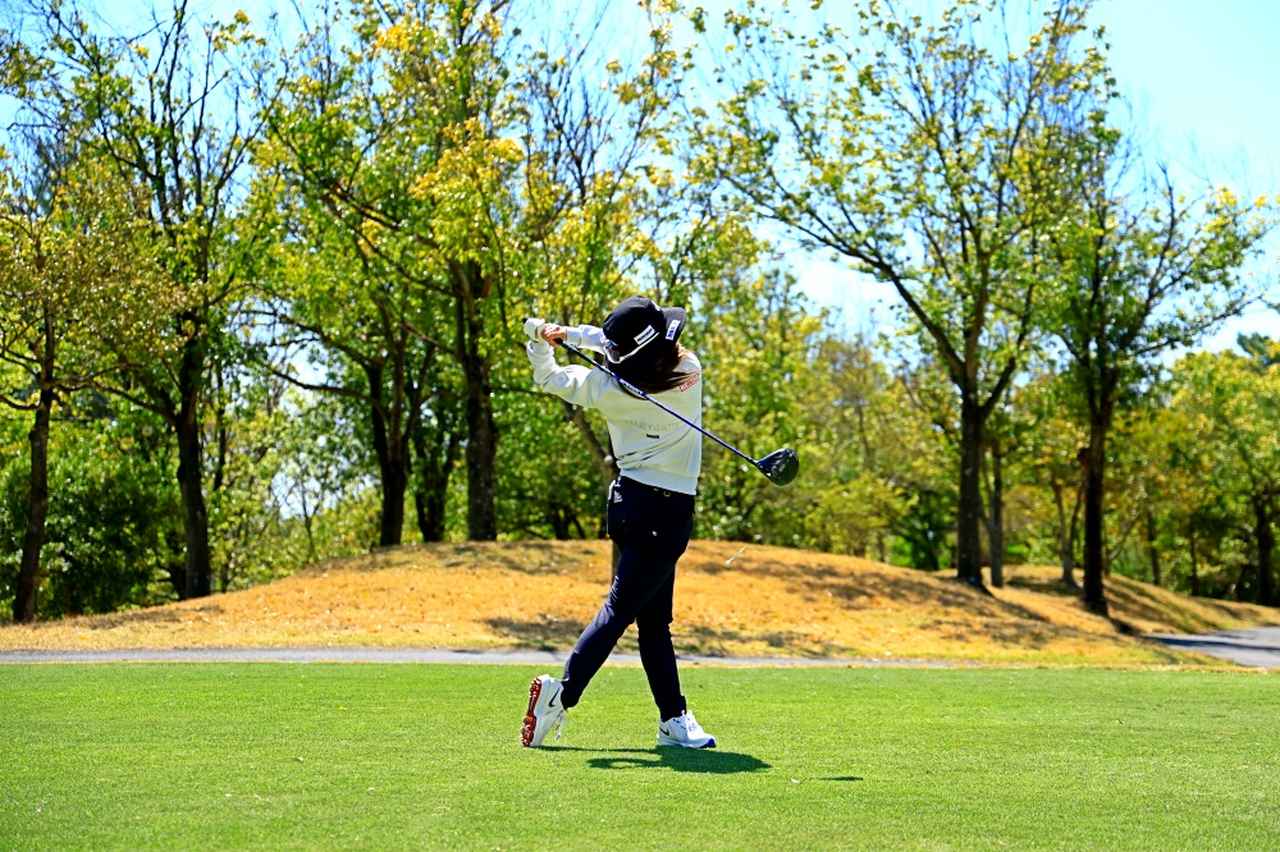 画像 : 10番目の画像 - 【連続写真10枚】吉田鈴のドライバーショットスタジオアリスで撮り下ろし（撮影/大澤進二） - みんなのゴルフダイジェスト