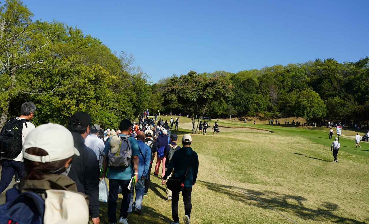 画像: 渋野日向子を見守る大ギャラリーに紛れ込んでみた