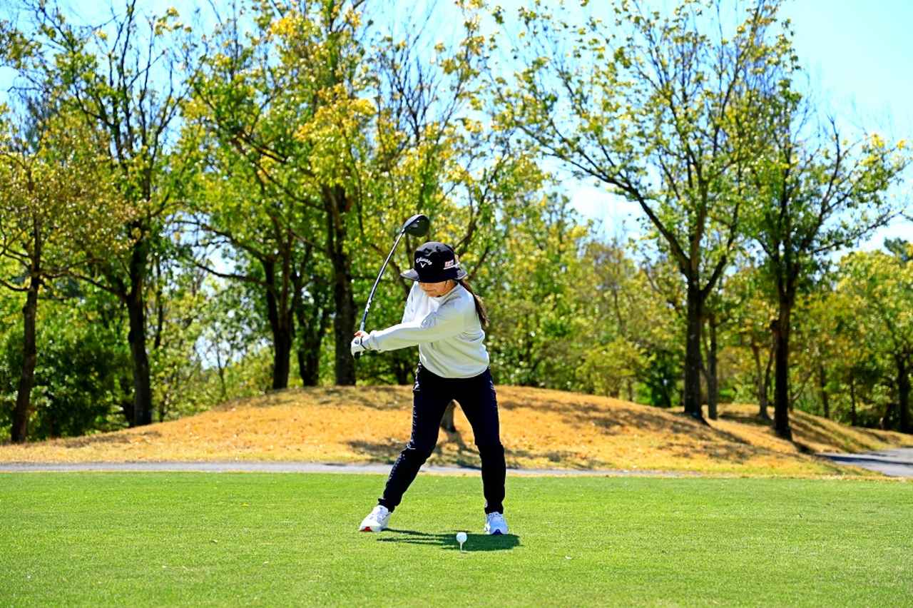 画像 : 5番目の画像 - 【連続写真10枚】吉田鈴のドライバーショットスタジオアリスで撮り下ろし（撮影/大澤進二） - みんなのゴルフダイジェスト