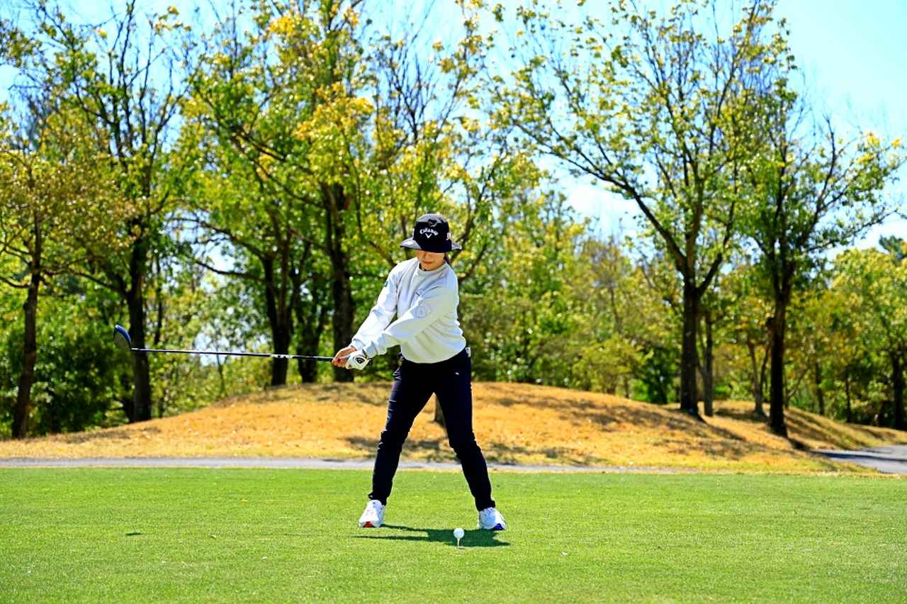 画像 : 2番目の画像 - 【連続写真10枚】吉田鈴のドライバーショットスタジオアリスで撮り下ろし（撮影/大澤進二） - みんなのゴルフダイジェスト