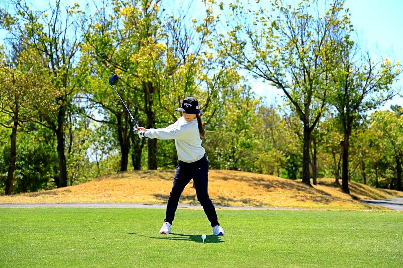 画像 : 3番目の画像 - 【連続写真10枚】吉田鈴のドライバーショットスタジオアリスで撮り下ろし（撮影/大澤進二） - みんなのゴルフダイジェスト