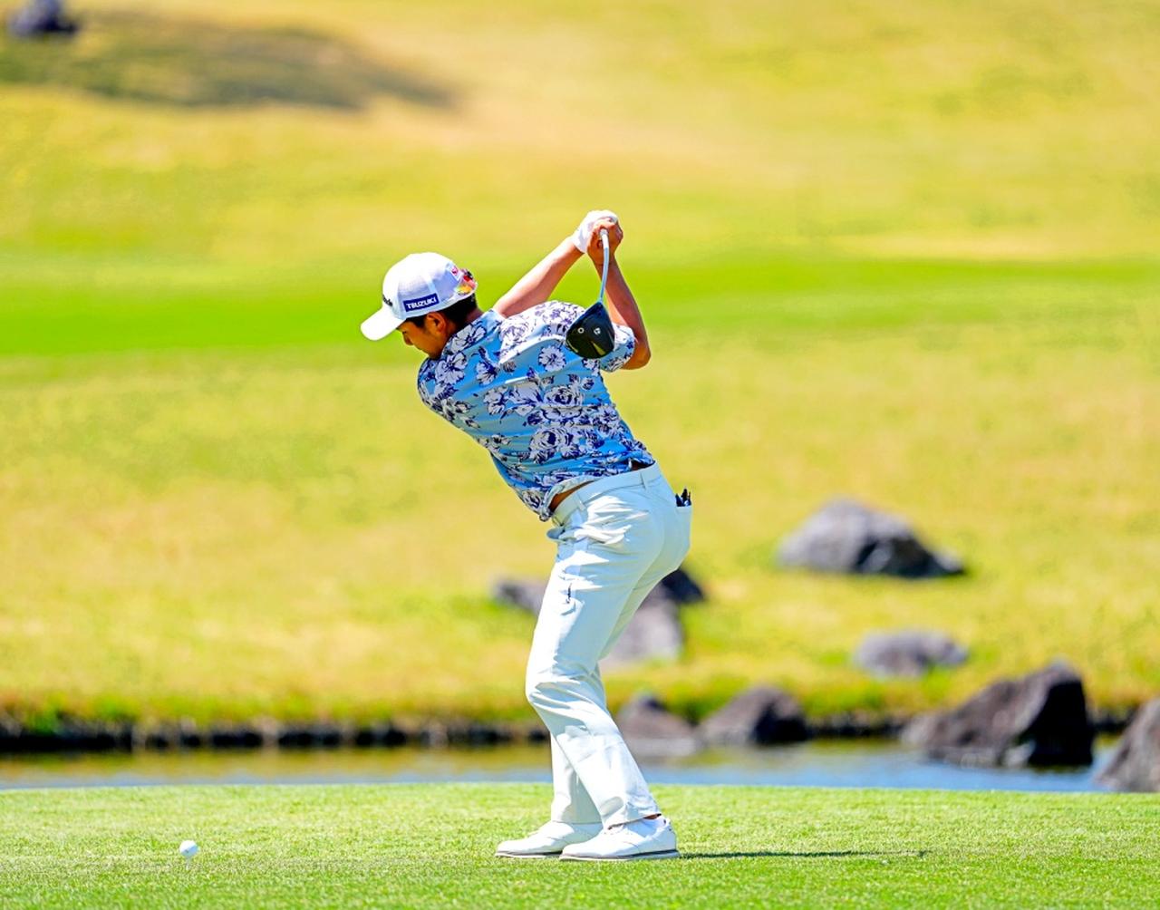 画像 : 4番目の画像 - 石坂友宏のドライバーショット連続写真（撮影/姉崎正） - みんなのゴルフダイジェスト