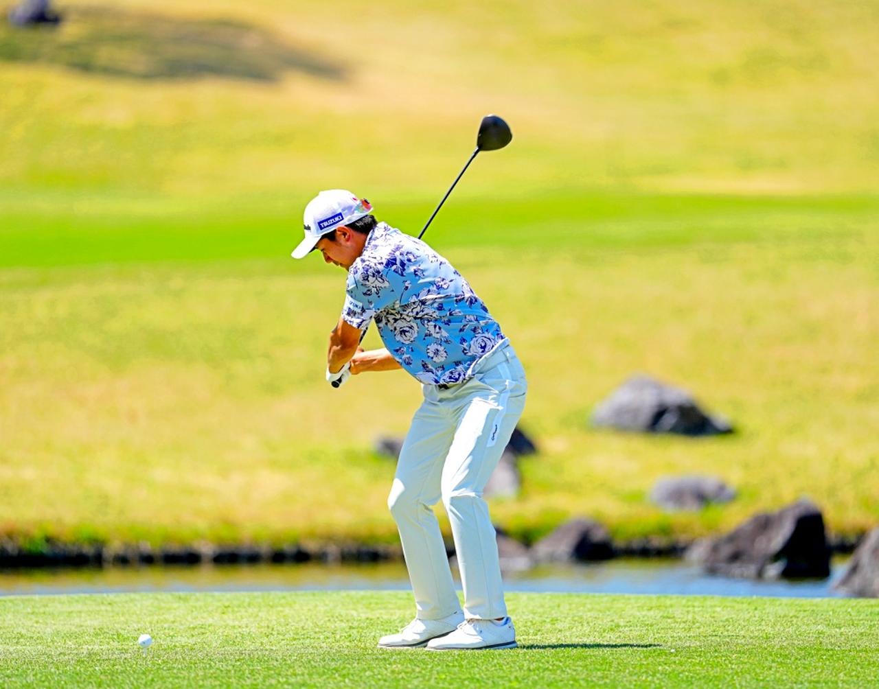 画像 : 5番目の画像 - 石坂友宏のドライバーショット連続写真（撮影/姉崎正） - みんなのゴルフダイジェスト