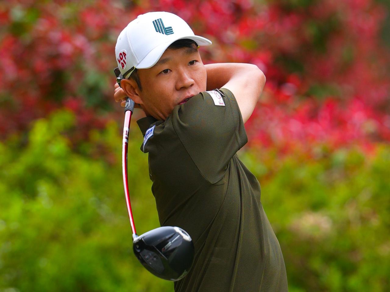 画像: LIVゴルフで活躍する浅地洋佑(撮影/姉崎正)