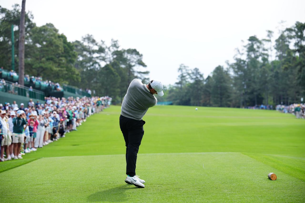 画像 : 8番目の画像 - マスターズ練習日に撮影されたローリー・マキロイのドライバー後方連続写真！ - みんなのゴルフダイジェスト