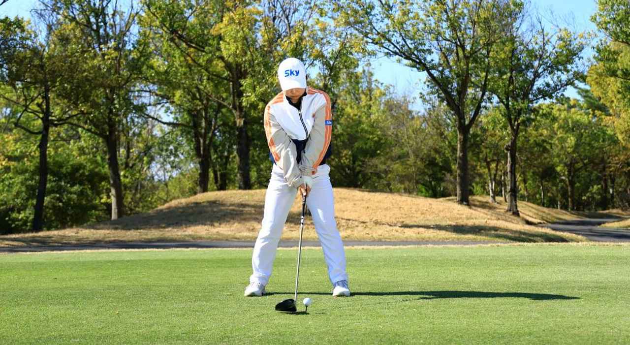 画像 : 1番目の画像 - 荒木優奈のドライバー連続正面写真（富士フイルム・スタジオアリス女子オープン 練習日／大澤進二） - みんなのゴルフダイジェスト
