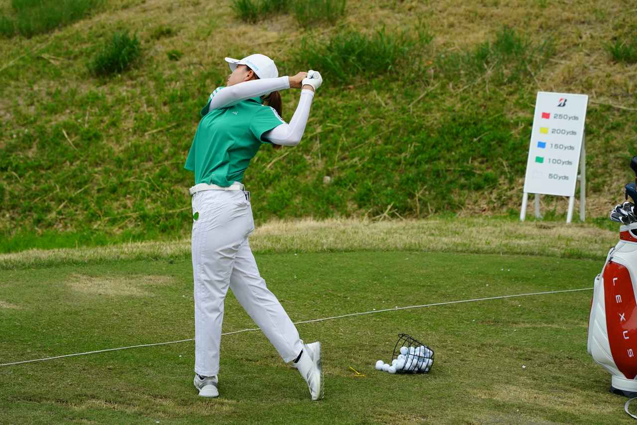 画像: 渋野日向子が約2時間の居残り猛練習！ 初日57位の悔しさをバネに「結果で返す」巻き返しへ【国内女子ツアー】 - みんなのゴルフダイジェスト