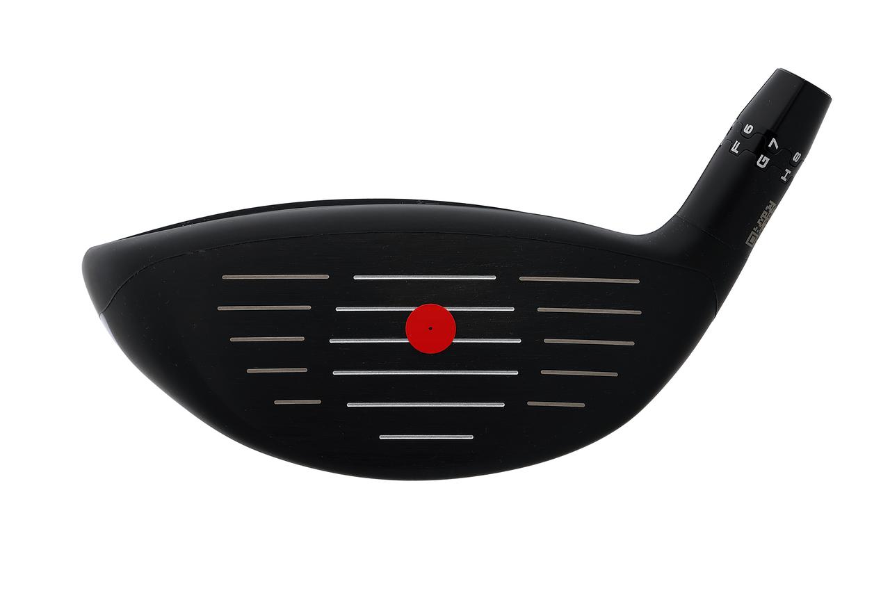 画像: 全体的にシャロー設計で、フェース面上の重心位置はほぼ中央にある