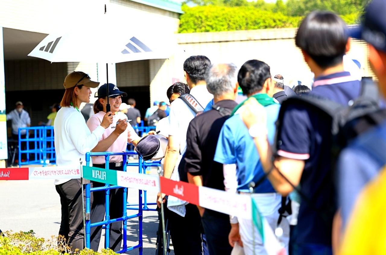 画像: 予選落ちでもサインの列は400人超！ 渋野日向子「マジで泣きそうでした」と誓う次戦以降の結果での恩返し【国内女子ツアー】 - みんなのゴルフダイジェスト