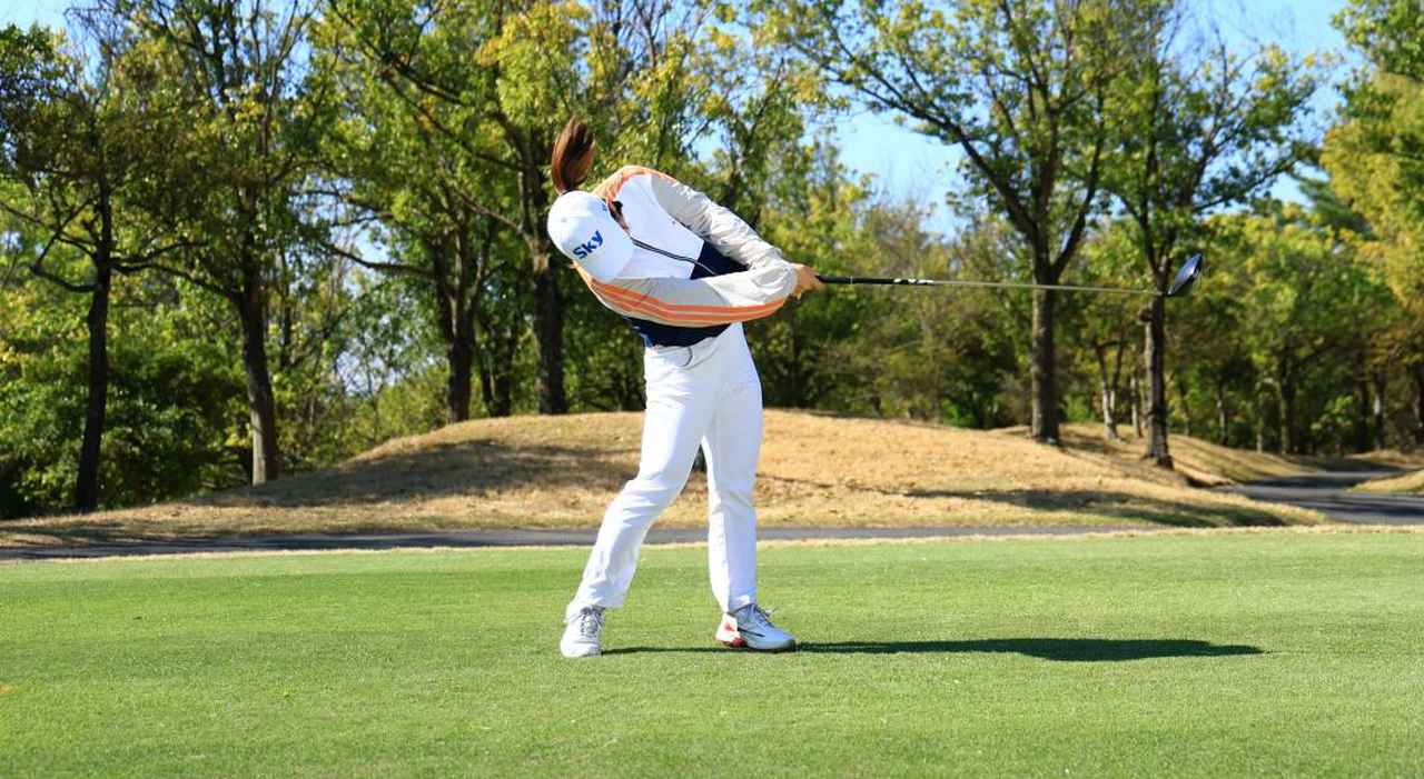 画像 : 8番目の画像 - 荒木優奈のドライバー連続正面写真（富士フイルム・スタジオアリス女子オープン 練習日／大澤進二） - みんなのゴルフダイジェスト