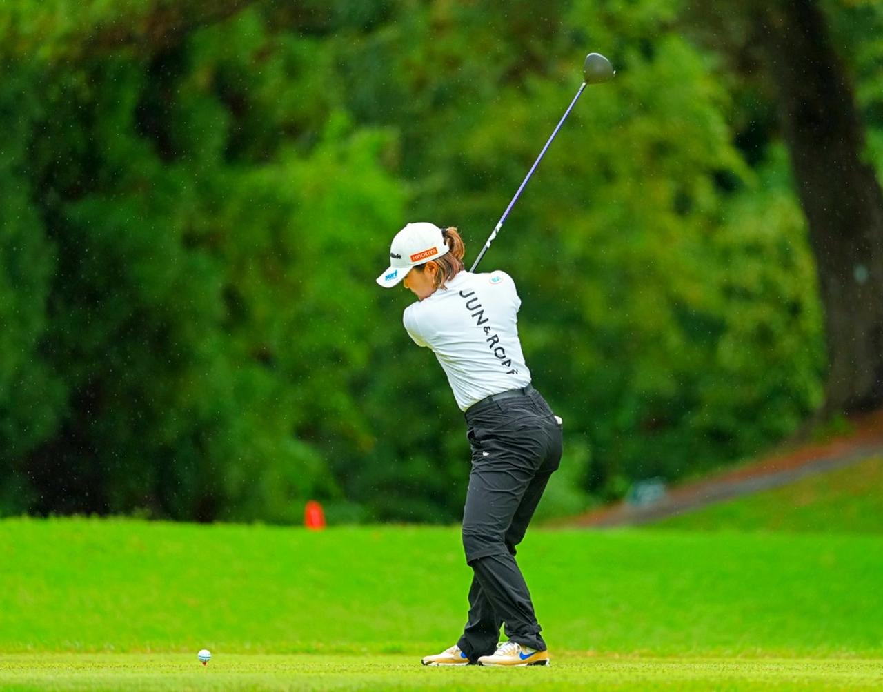 画像 : 3番目の画像 - 高橋彩華のドライバーショット連続写真（撮影/姉崎正） - みんなのゴルフダイジェスト