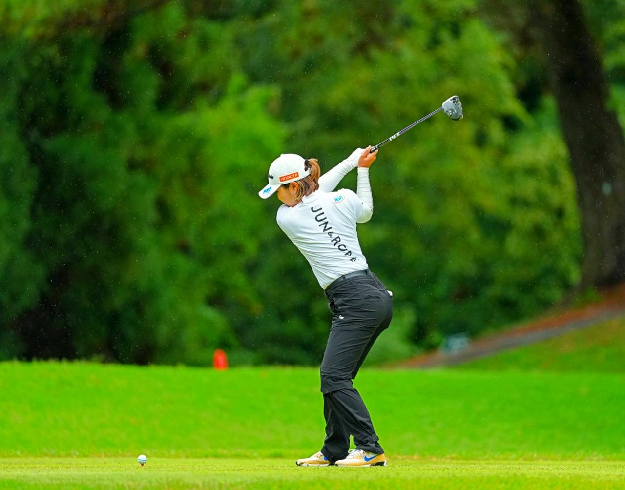 画像 : 4番目の画像 - 高橋彩華のドライバーショット連続写真（撮影/姉崎正） - みんなのゴルフダイジェスト