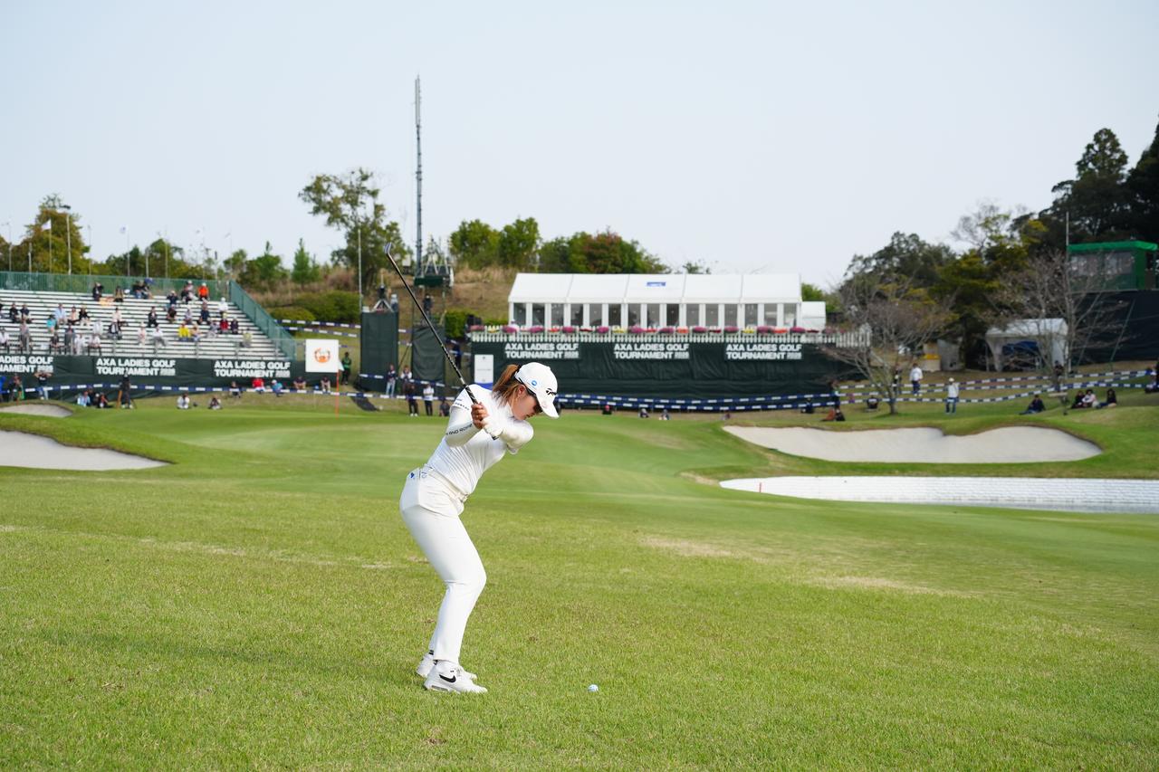 画像 : 4番目の画像 - 【連続写真12枚】2026年「アクサレディス」高橋彩華のアイアンショット連続写真(撮影／岡沢裕行) - みんなのゴルフダイジェスト