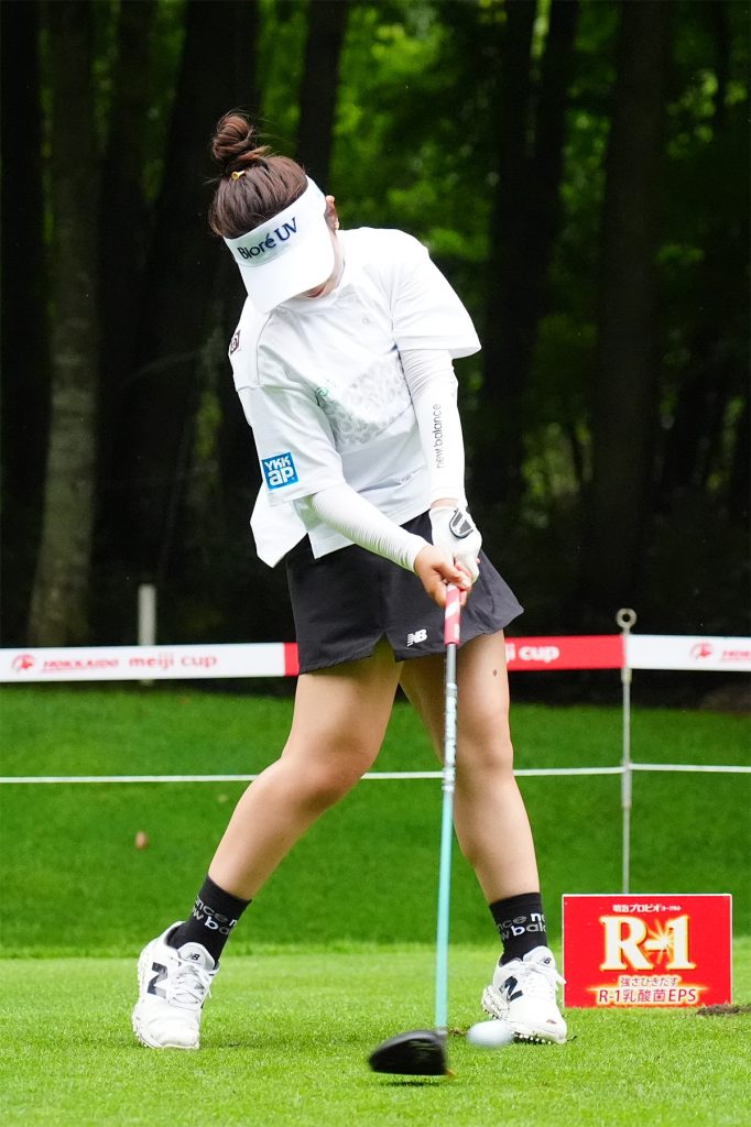 画像: 3度アッパーのインパクト