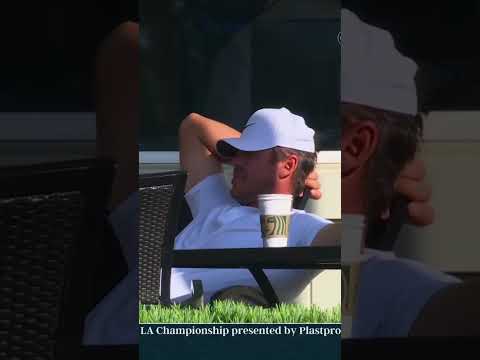 画像: Brooks enjoying some downtime www.youtube.com