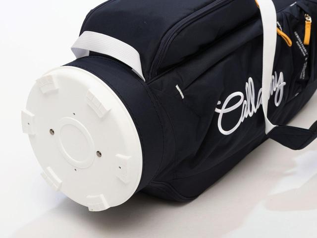 画像: 9.5型なのでボトムも幅広で安定感が高い。軽量で持ち運びも楽