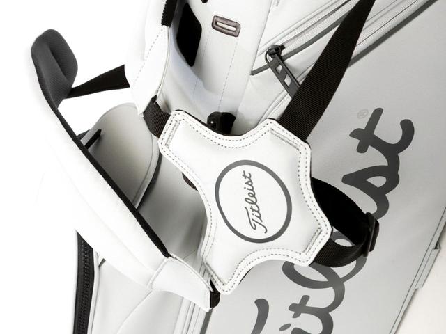 画像: 担ぎの負担を軽減するダブルストラップ