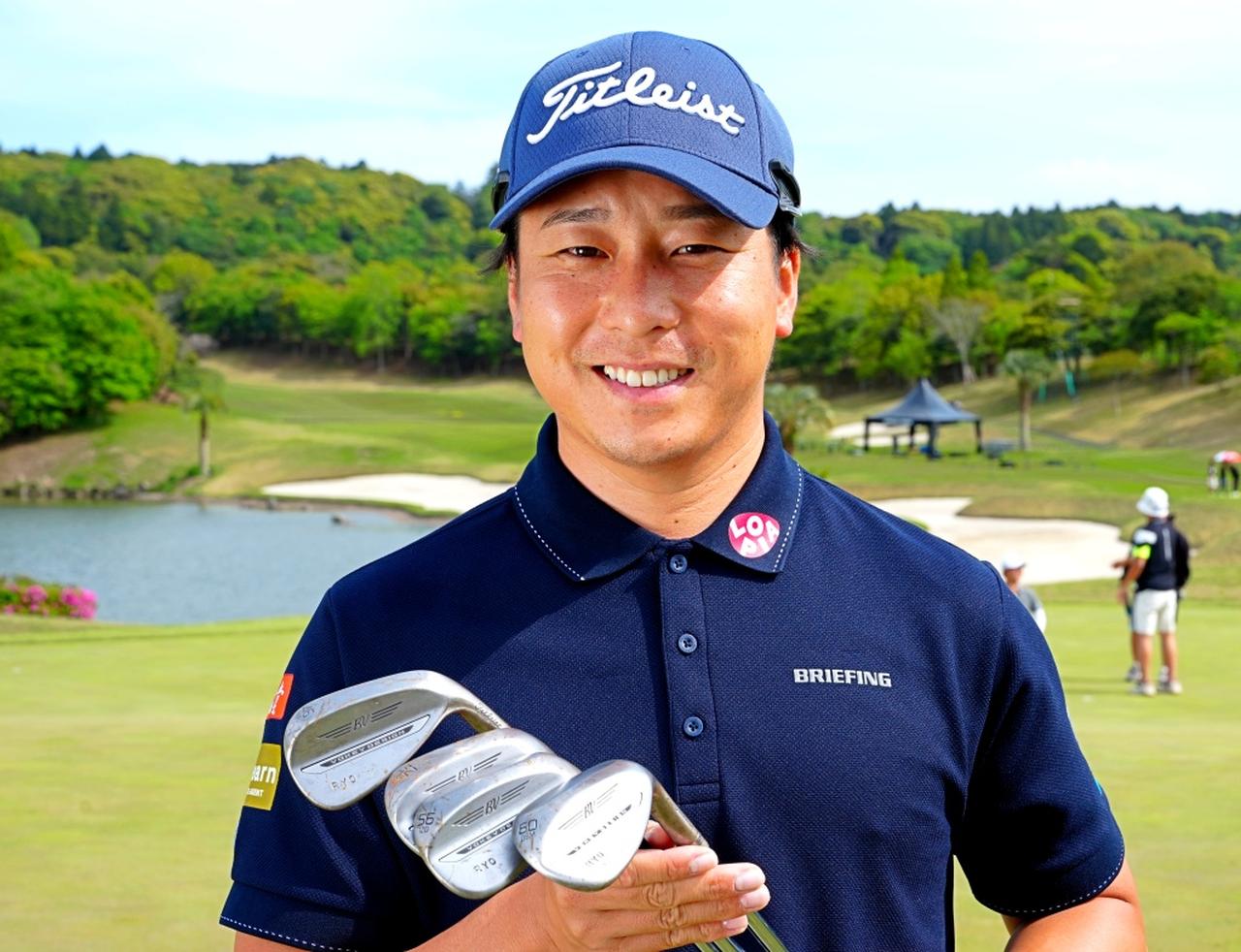 画像: Mグラインドの60度を使う勝俣陵（撮影/岡沢裕行）