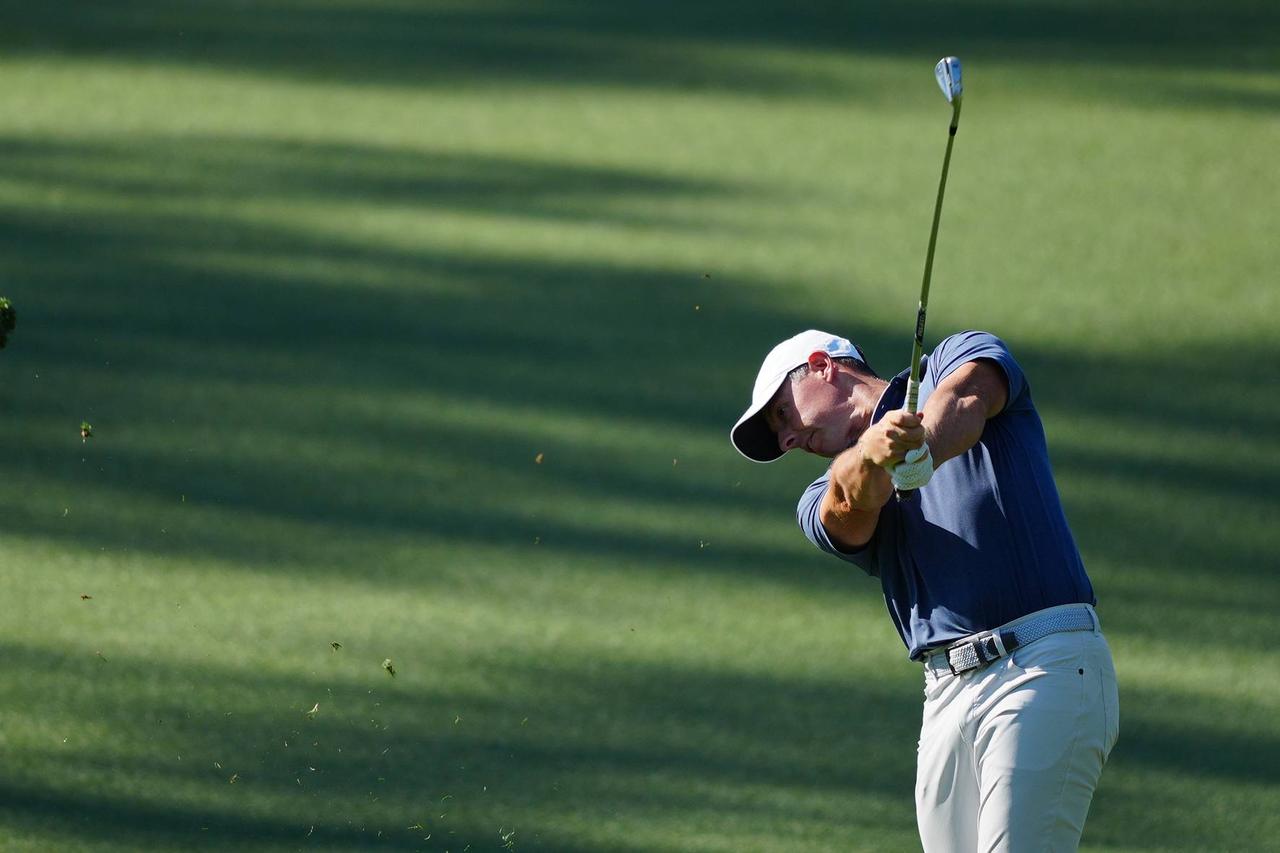 画像: マスターズ連覇マキロイのアイアンスウィングをAIで解析！ タイガーと共通する「右足ベタ足」のインパクトが高い再現性を生んでいた - みんなのゴルフダイジェスト