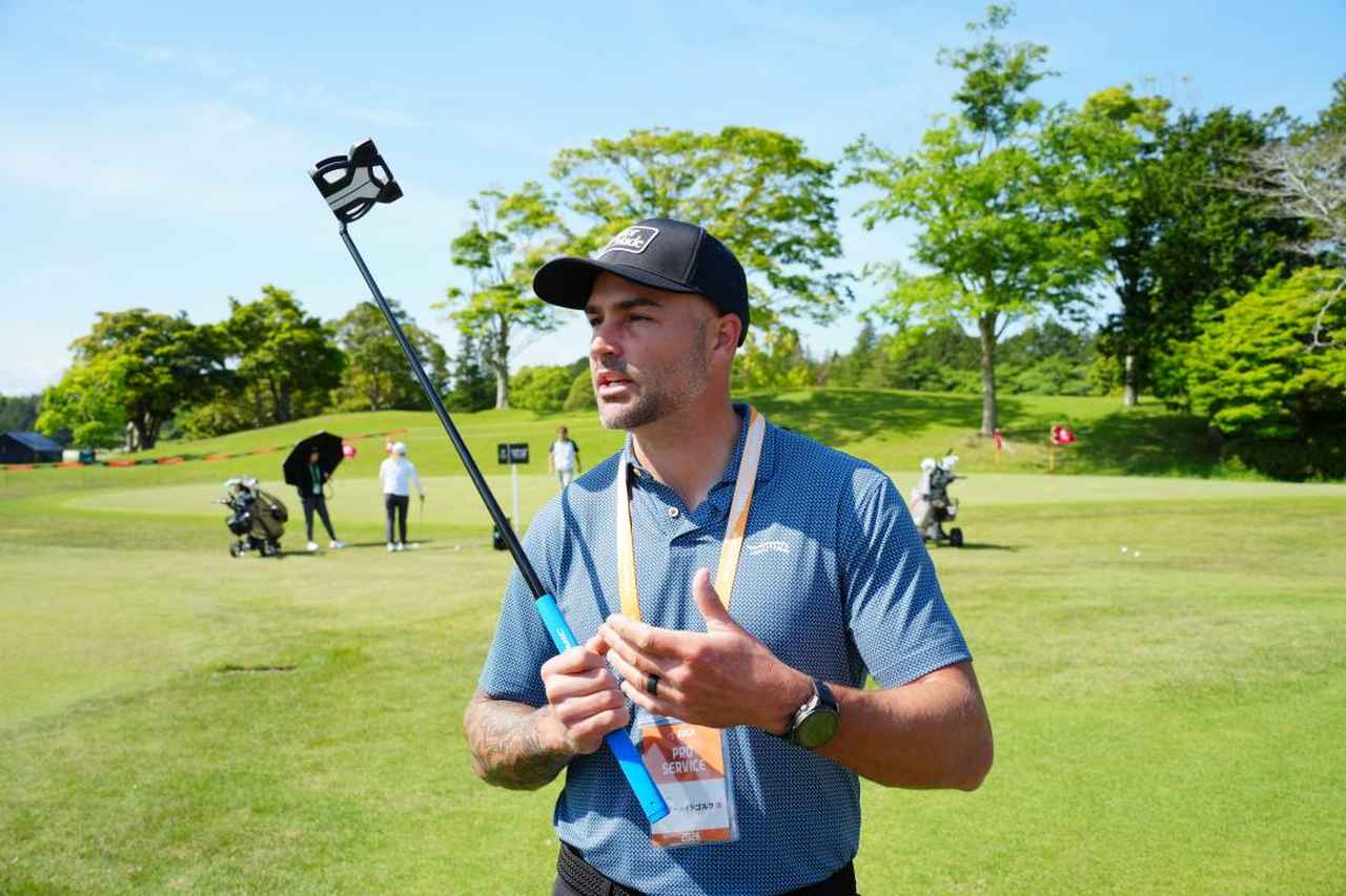 画像: テーラーメイドのグローバルツアー・パターマネジャーを務めるジェームズ・ホーリー氏（撮影／岡沢裕行）