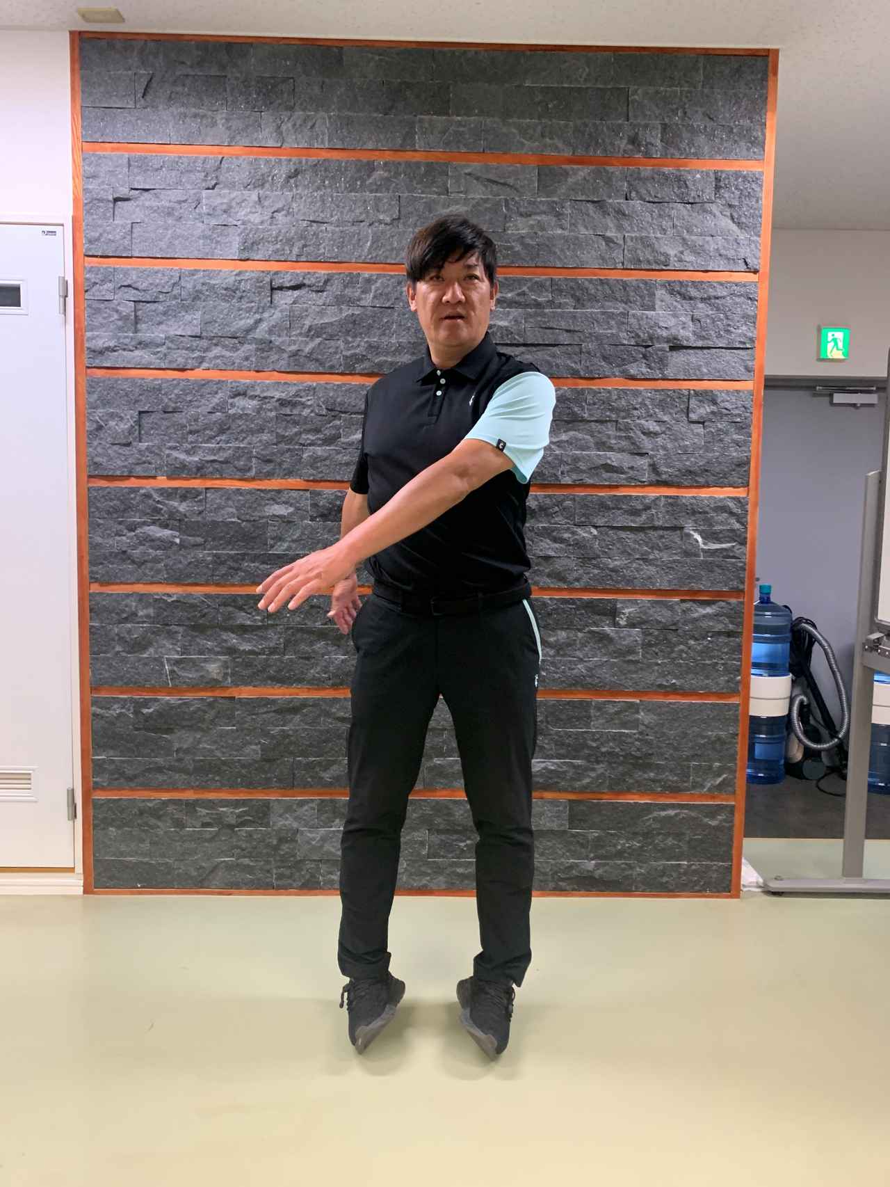 画像1: 1タイプ／両足の内側を浮かせると体が回りにくい