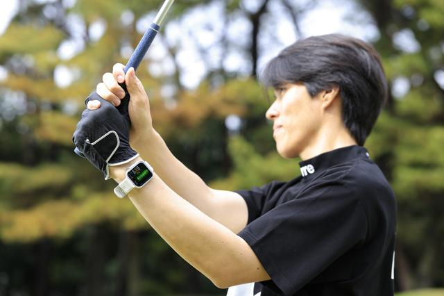 画像: 「知りたい情報が簡単な操作ですぐにわかるのでプレーに集中できますね」と兼濱プロ