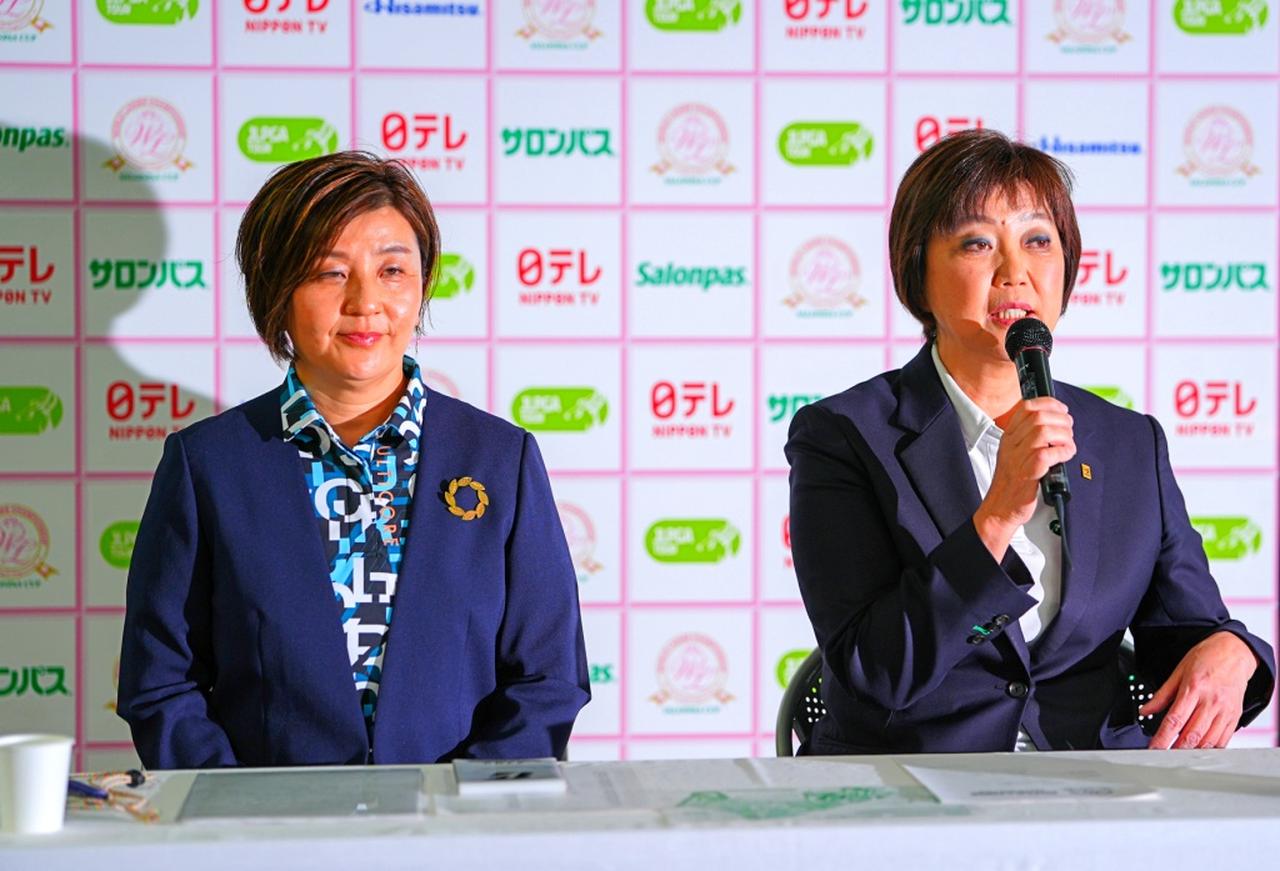 画像: 大会前にコースセッティングについて語った茂木宏美と小林浩美JLPGA会長(撮影/姉崎正)