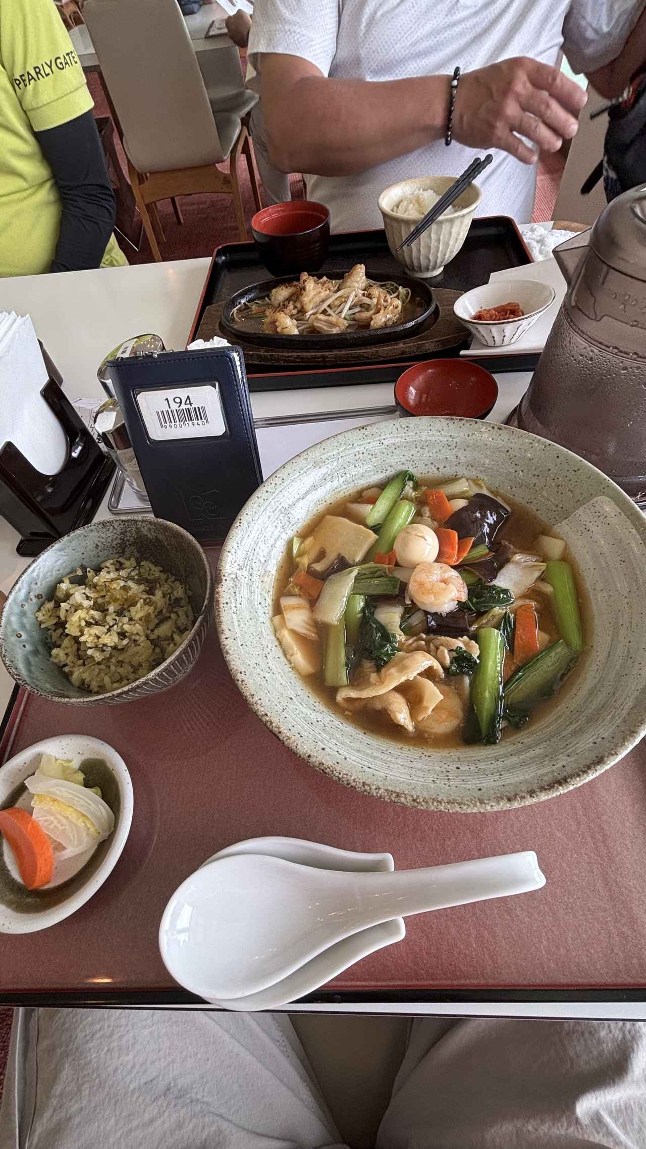 画像: くまもと中央カントリークラブのランチ。五目あんかけ拉麺、追加600円