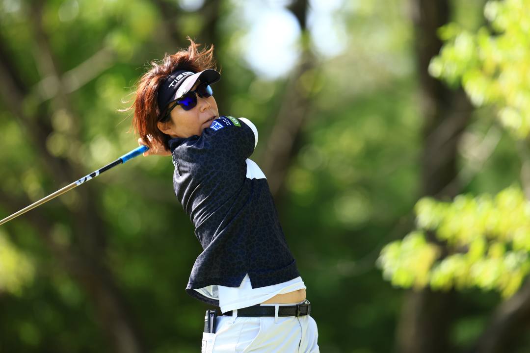 画像: 髙野愛姫と首位タイに並ぶ穴井詩(写真は2026年富士フイルム・スタジオアリス女子オープン、撮影/大澤進二)