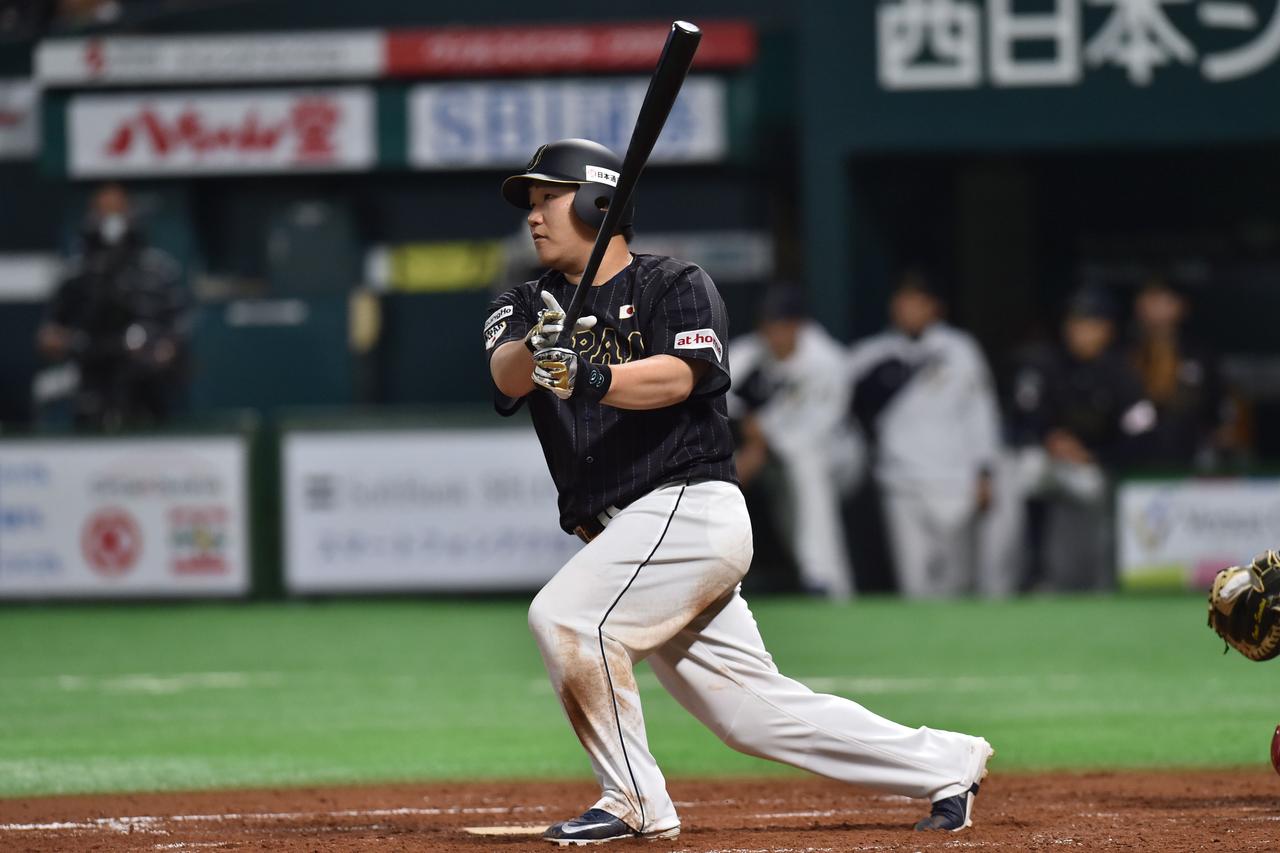 画像: 「おかわり君」こと西武の中村剛也。42歳、まだまだ現役!