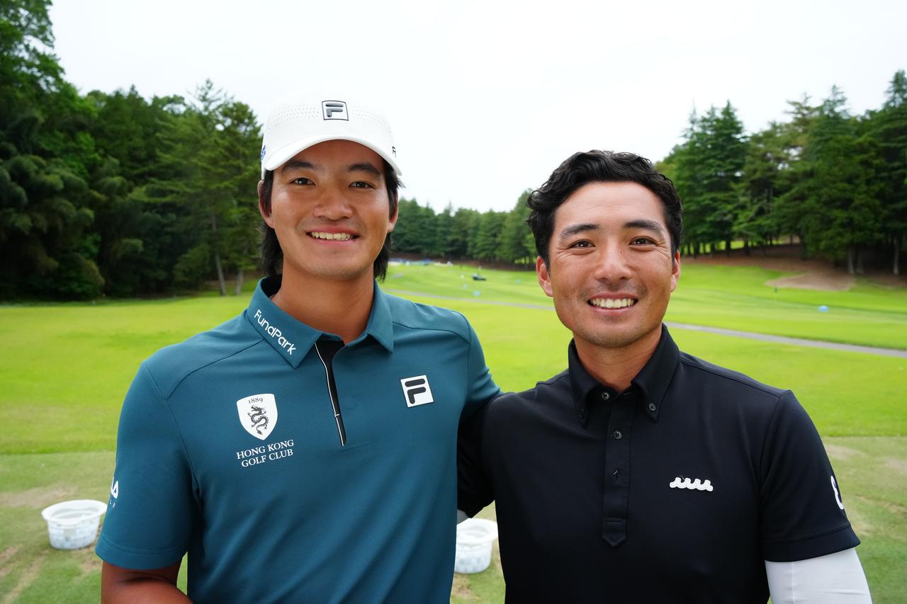 画像: ツアー選手権でキャディを務めたのは香港出身の日本人でプロゴルファーの水野眞惟智(みずの・しんいち)。「心強かったです。彼は台湾と中国とアジアの下部ツアーでプレーしています」