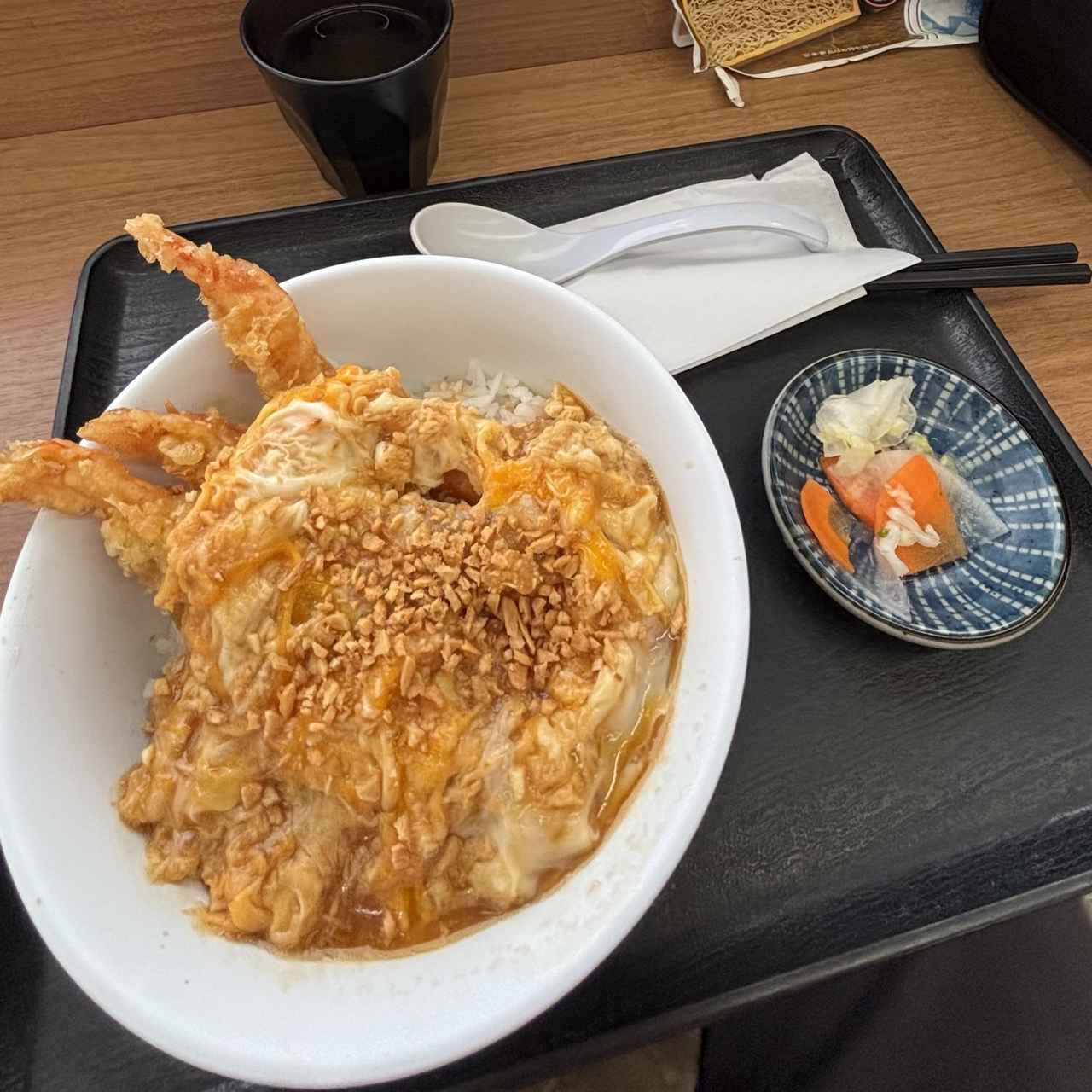 画像: おべんとうのヒライで食べた夕食! 名古屋海老天丼630円