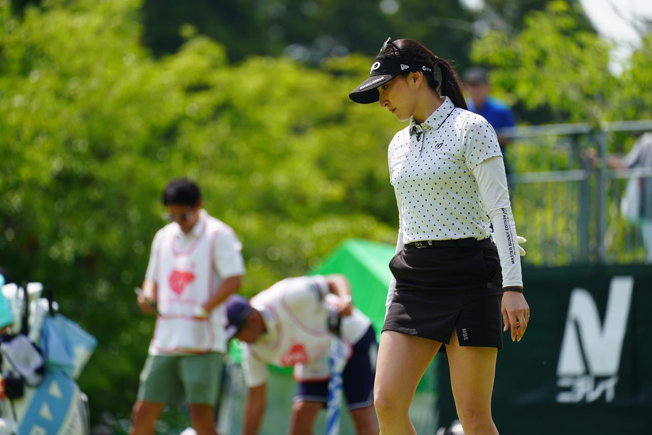 画像: 18番をバーディで締め、明日へとつなげた脇元