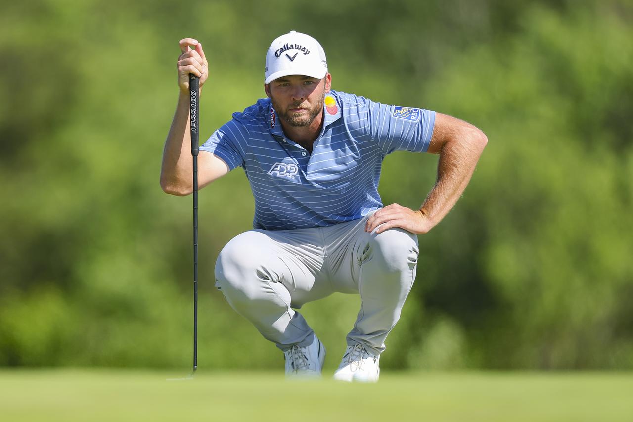 画像: PGAツアーでも随一ともいわれるパット巧者のサム・バーンズ。そんな彼でもシネコックヒルズのグリーンは難しかった