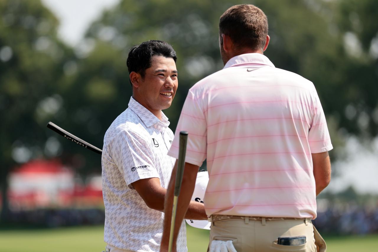 画像: 3日間同組でラウンドした松山英樹とスコッティ・シェフラー。最終日は1組前で松山英樹がスタートする