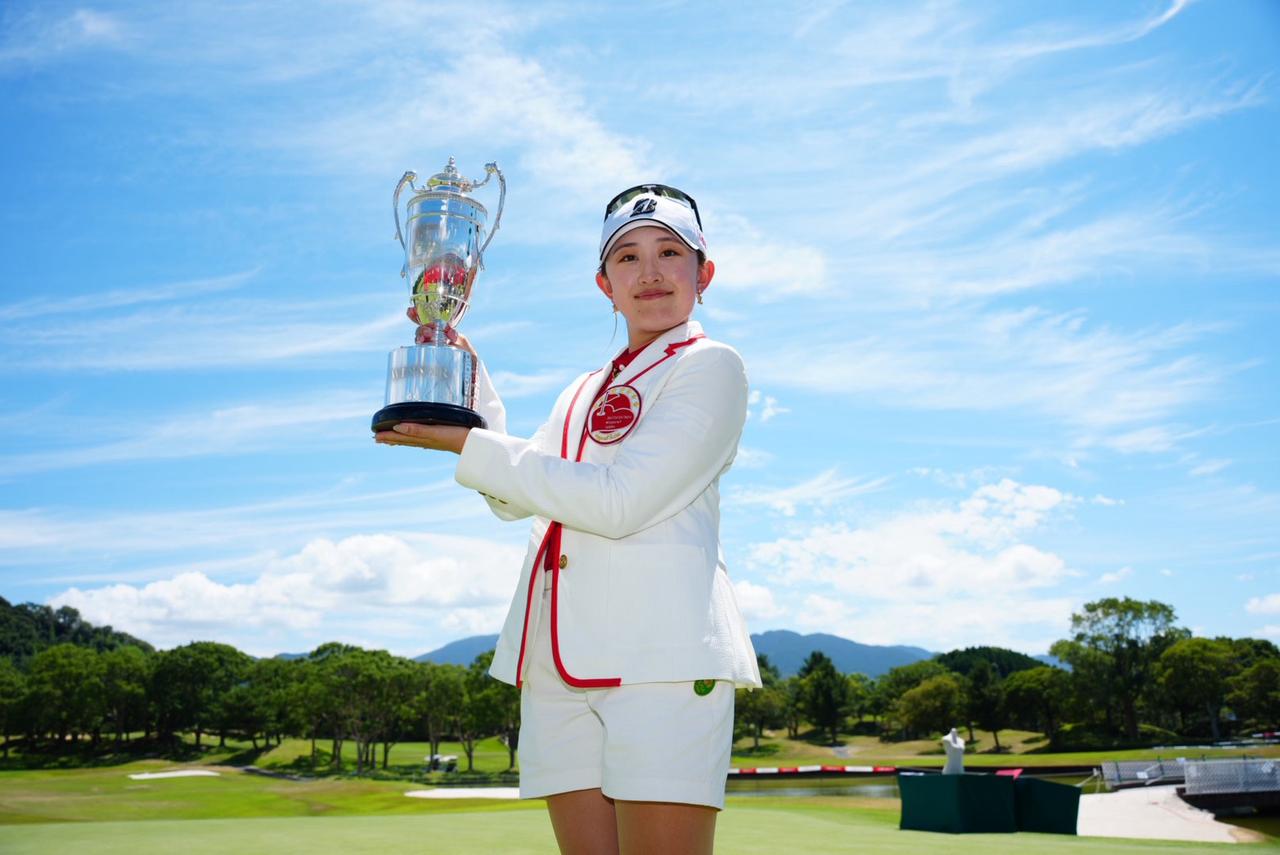 画像: 「大東建託・いい部屋ネットレディス」でツアー初優勝を飾ったプロ2年目の加藤麗奈（撮影／岡沢裕行）