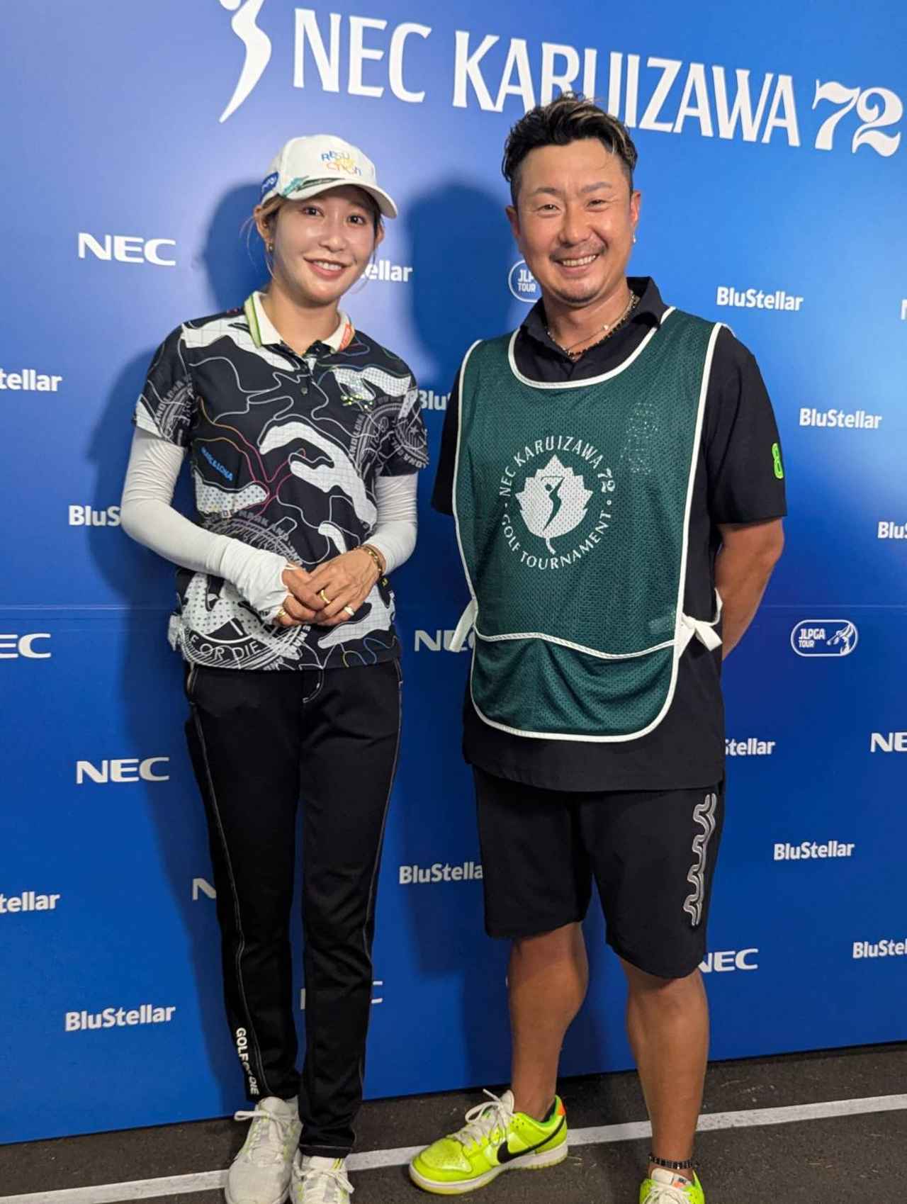 画像: 2人ともツアー2勝の名コンビ。「ラウンド中はあまり話していませんよね」（金田）「僕はいろいろな人と話をするからね」（塚田ようすけ）「あと2日も頑張りましょう！」（2人）