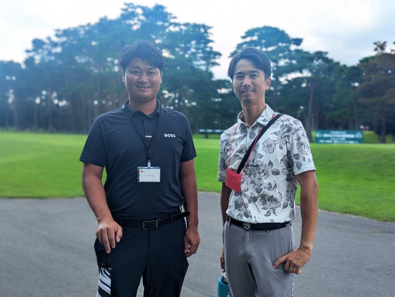 画像: 来週はツアー出場のため香港に行くという日本ウェルネス高ゴルフ部監督の中井賢人さん(左)、コーチの山本比嘉利さん。山本さんはティーチングプロだ