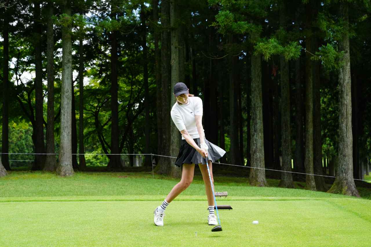 画像 : 3番目の画像 - 【連続写真4枚】狩野舞子のドライバースウィング - みんなのゴルフダイジェスト